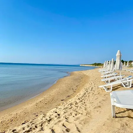 Waves South Beach Апартаменты